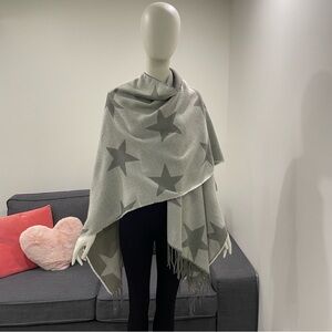NWT JUST COZY Poncho Scarf Wrap with Fringe Grey & Light Grey Stars Lightweight
